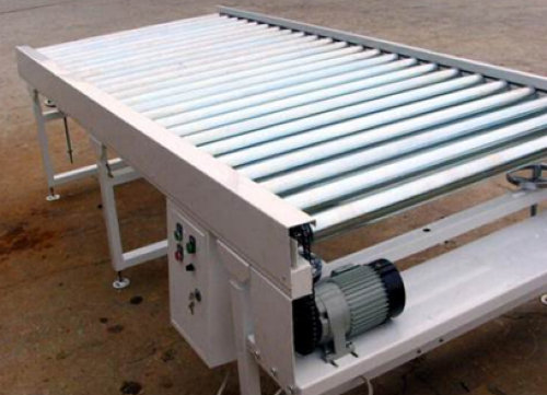 滾筒輸送機的驅(qū)動方式分有動力的和無動力的